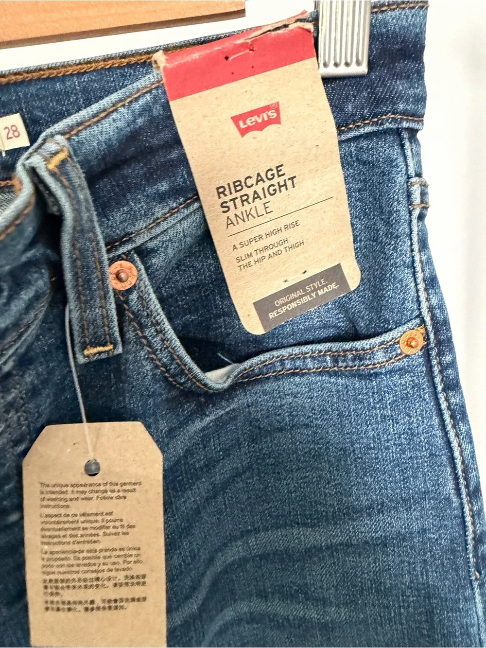 Levi's women’s Ribcage Straight Ankle